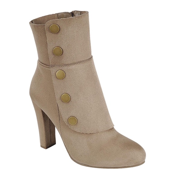 Victorian Steampunk Side Button Chunky Ankle Boot - Picture 2 of 6